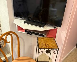 FLAT SCREEN TVs