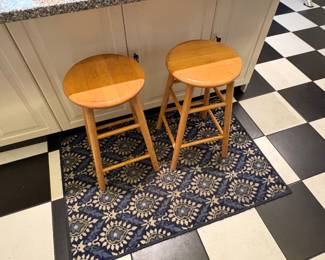 COUNTER STOOLS & AREA RUGS