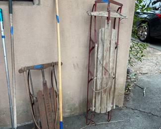 VINTAGE SLEDS 
