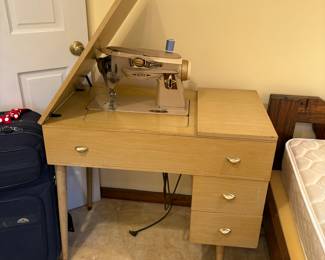 SINGER SEWING MACHINE & MCM CABINET 