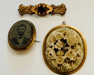 Victorian mourning pin (lower L)