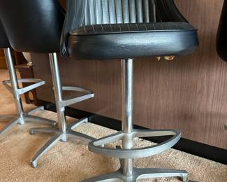 Set of 4 fabulous mid century bar stools by Chromcraft