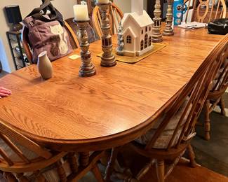 Richardson Brothers Large Wood Dining Table w/6 chairs in excellent condition 