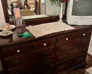 Vintage Ethan Allen Bedroom