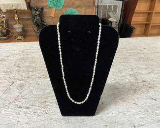 14k Gold and freshwater pearl necklace
