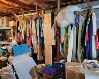 VINTAGE WOMEN'S AND GIRL'S CLOTHES