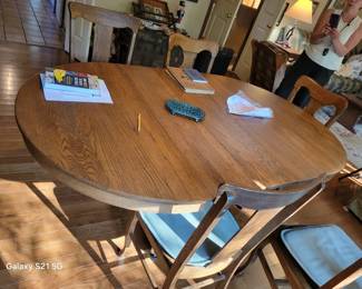 OAK PEDESTAL TABLE, SLAT BACK CHAIRS