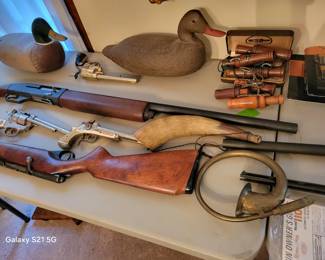 DUCK DECOYS, LONG GUNS