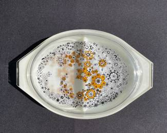 Vintage Pyrex Floral bubbles casserole lid 
Green divided dish 
