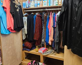 Womens clothing size XL to 2 X, like new or with tags