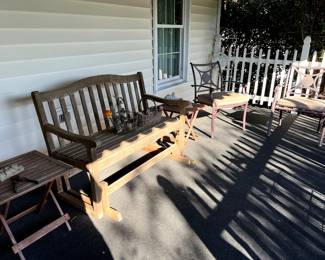 Outdoor glider & chairs 