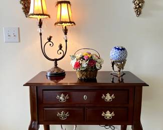 Small chest on legs, accessories & wall decor 