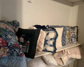 Decorative pillows & linens