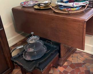 Fold down table  (2 sides)