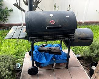 Char-Griller BBQ Pit