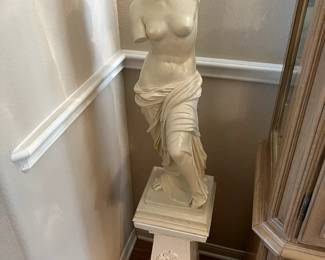 Venus de Milo Statue