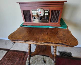 oak table ,radio