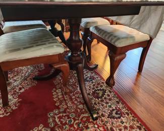 Ducan Phyfe table and 6 chairs