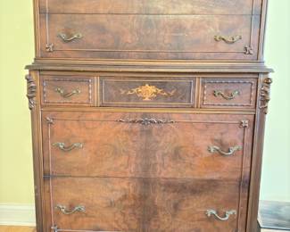 Chest of drawers
