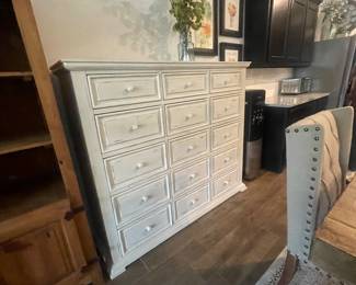 Tall multi drawer chest
