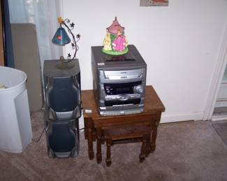 NESTING TABLES & PLAYER & SPEAKERS