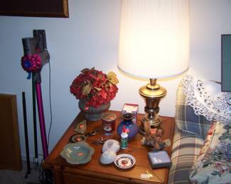 THE MATCHING LAMP & LAMP TABLE