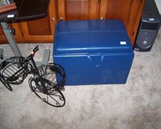 BLUE STORAGE OTTOMAN & WIRE PLANT HOLDER