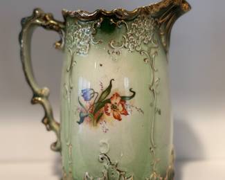 Grimwades Pottery, See next photo for markings on underside.