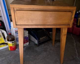 RUSSELL WRIGHT for CONANT BALL FURNITURE MCM SIDE TABLE