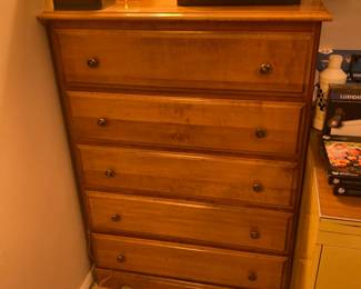 chest of drawers