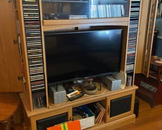 Entertainment cabinet