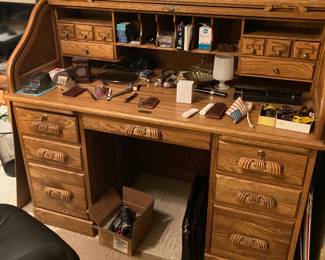 Large roll top oak desk