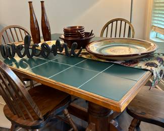 Pedestal table with tile top
