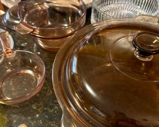 Various kitchen ware