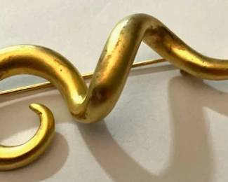 Gold Tone Curly Pin

