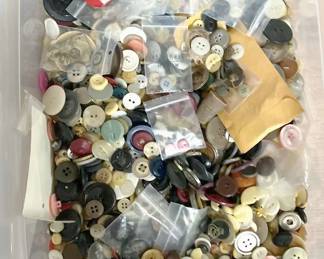 Tray Lot of Vintage & Antique Buttons
