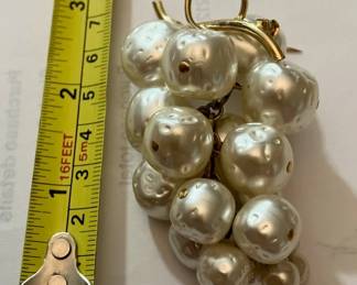 Cluster of Faux Pearls Pendant
