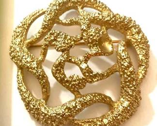 Vintage Gold Tone Pin