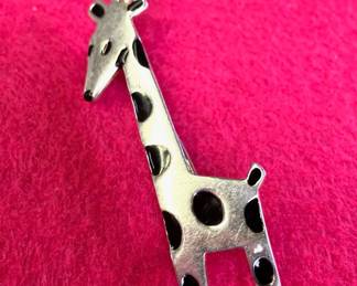 Giraffe Pin
