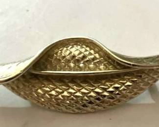 Unique Looking Pin, Gondola?
