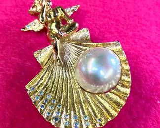 Gorgeous Large Faux Pearl in Scallop Shell with Blue Stones Pin
