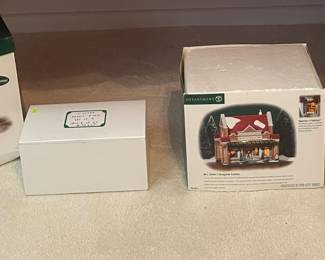 Department 56 Christmas Villages and Accessories