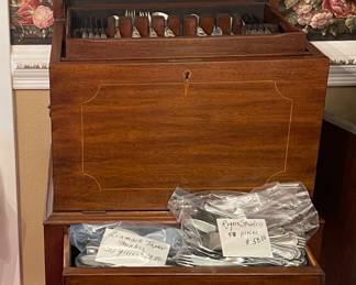 Henkel Harris Federal Style Silver Chest, Silverplate Flatware