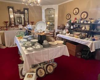 Hummel Plates, Glassware & Crystal