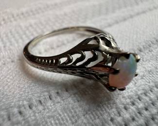 18K Gold with Opal Ring