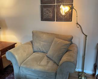 Craftmaster Microsuede Pale Green Upholstered Armchair (36"D x 50"W x 33" Back Height)