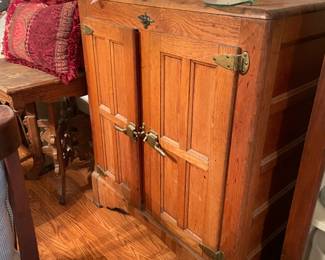 oak ice box