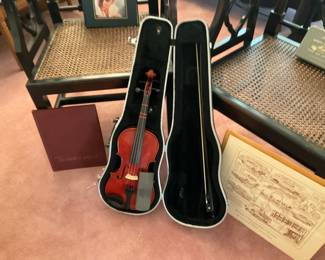 NEWER VIOLIN 