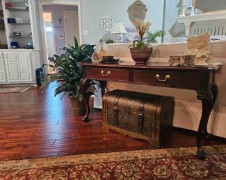 Thomasville Sofa table