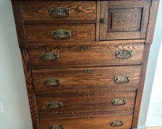 1900's Oak Gentlemans Chest of Drawers